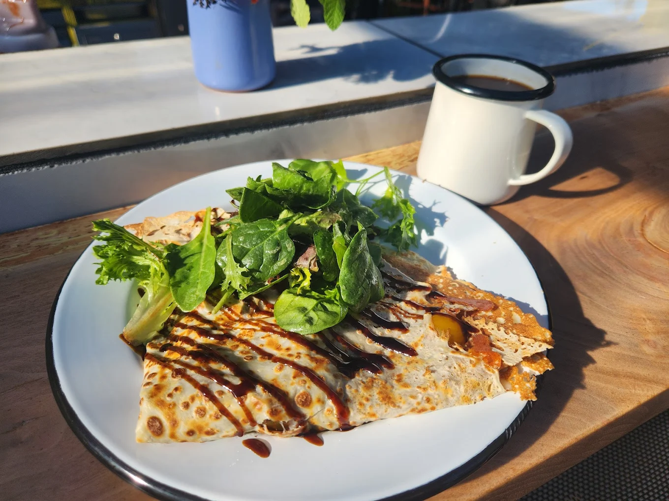 Le Petit Cafe & Creperie